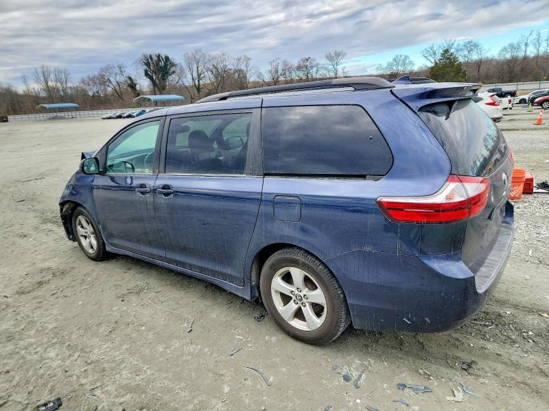 2018 Toyota Sienna le