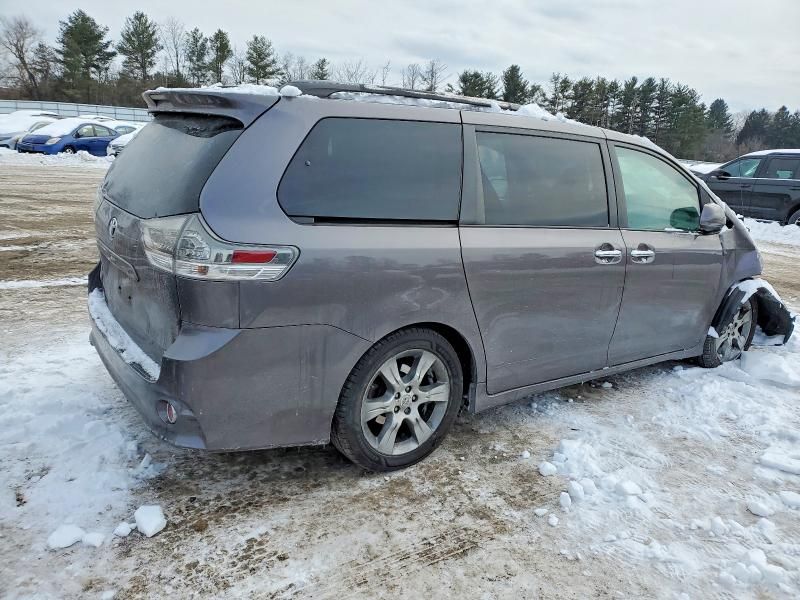 2013 Toyota Sienna Sport