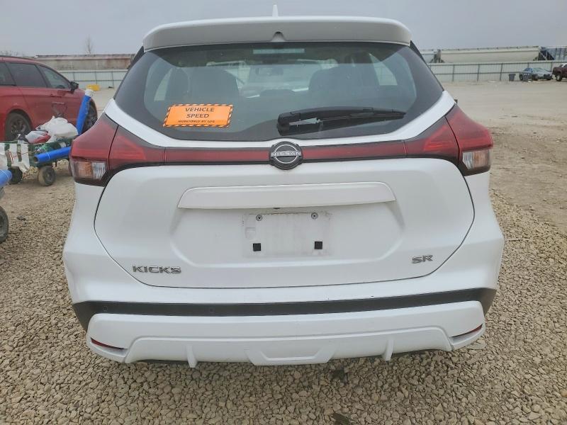 2024 Nissan Kicks sr