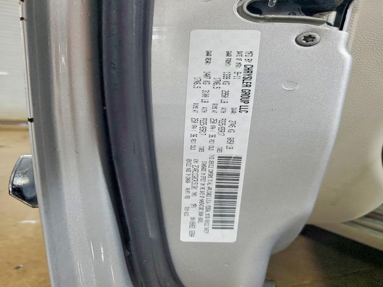 2012 Chrysler Town & Country Touring l