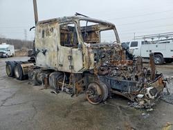 Salvage cars for sale from Copart Woodhaven, MI: 2015 Volvo VN VNL