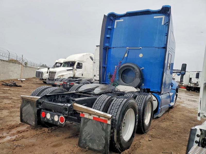 2017 Kenworth Construction T680