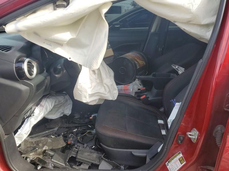 2020 Nissan Versa sr