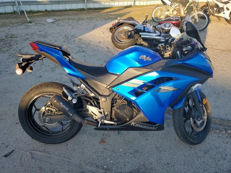 2017 Kawasaki Ex300 b