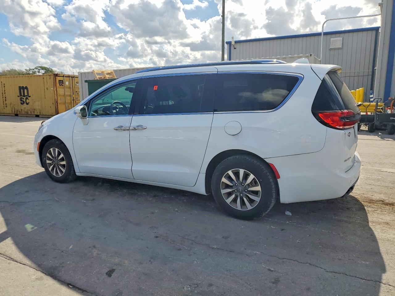 2021 Chrysler Pacifica Touring l