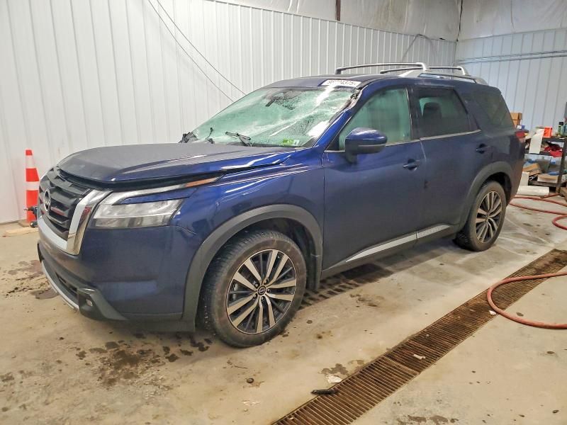 2022 Nissan Pathfinder Platinum