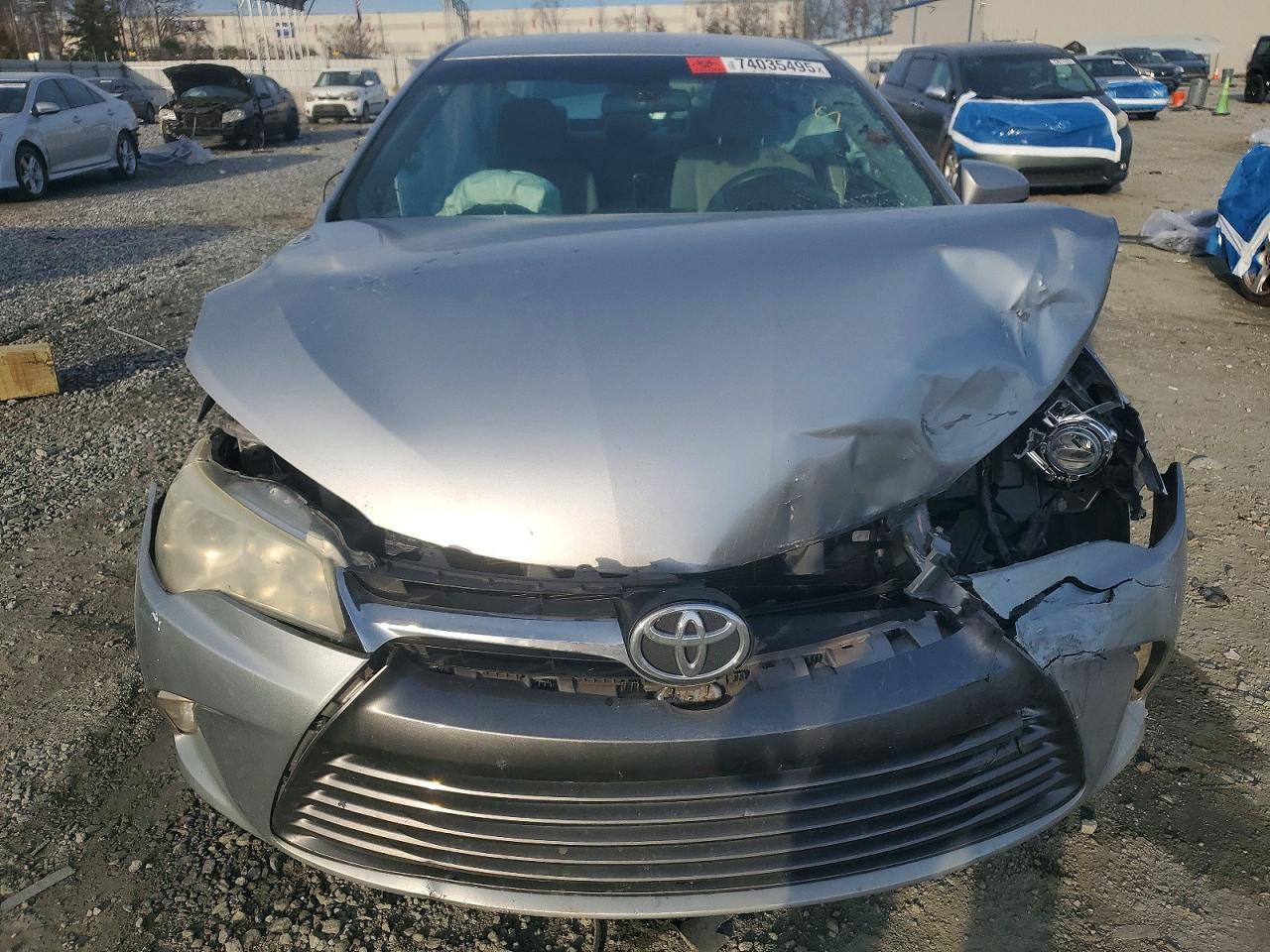 2016 Toyota Camry le
