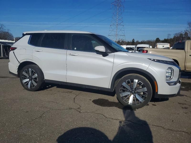 2025 Mitsubishi Outlander se