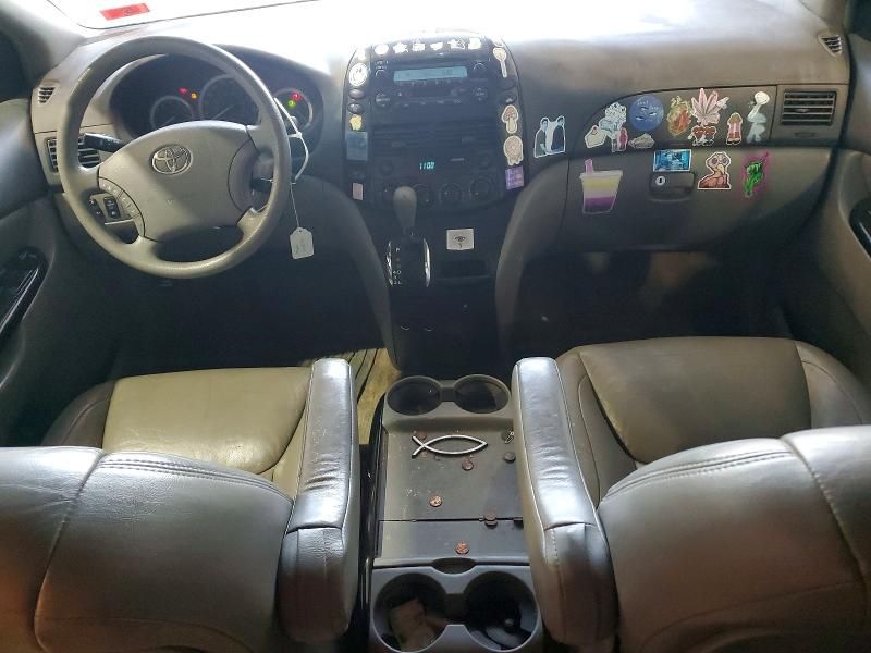 2005 Toyota Sienna ce