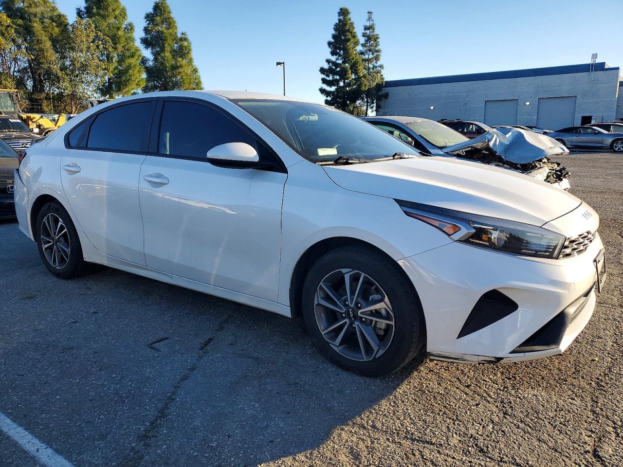 2023 KIA Forte lxs