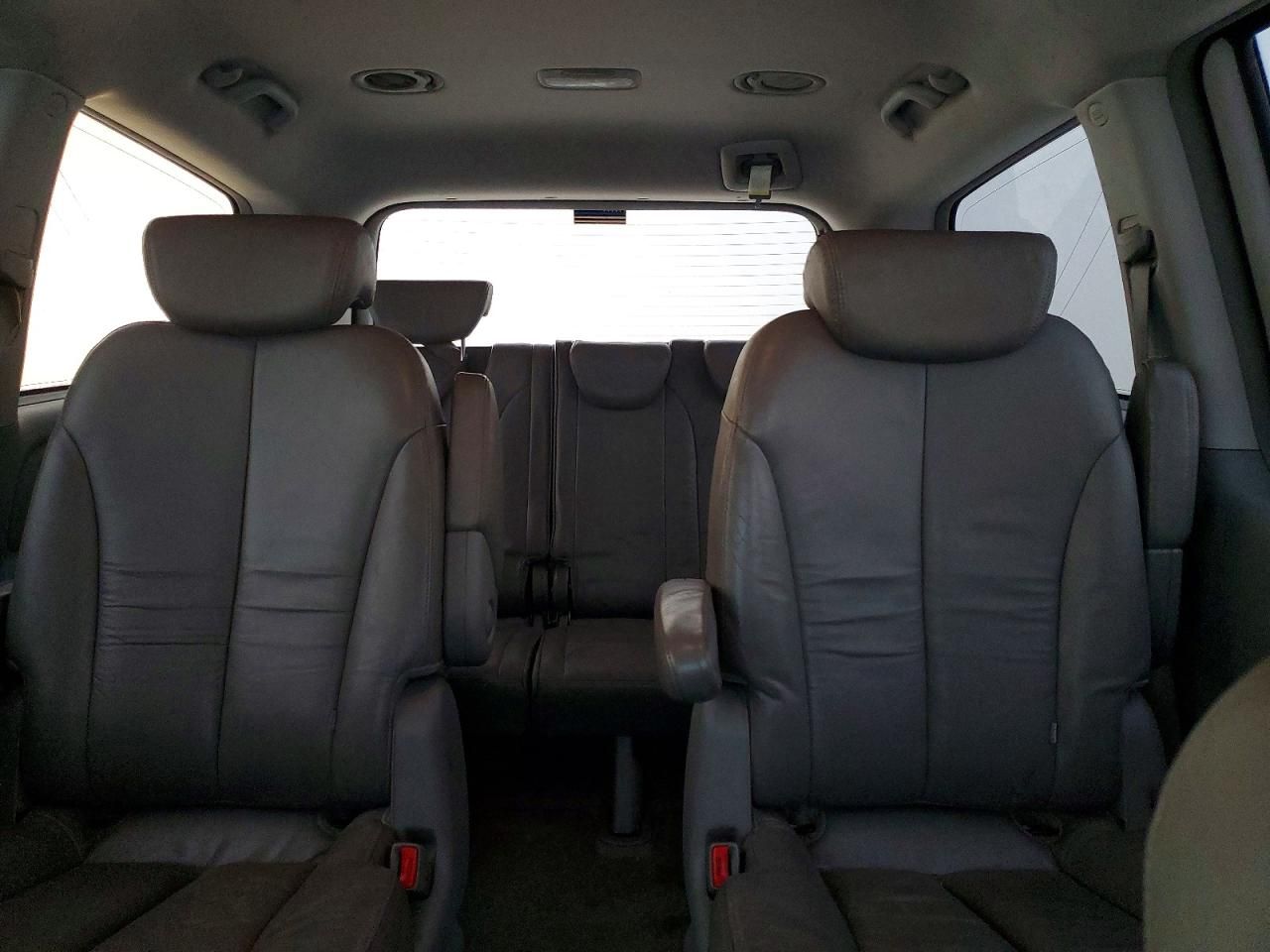 2007 KIA Sedona Base