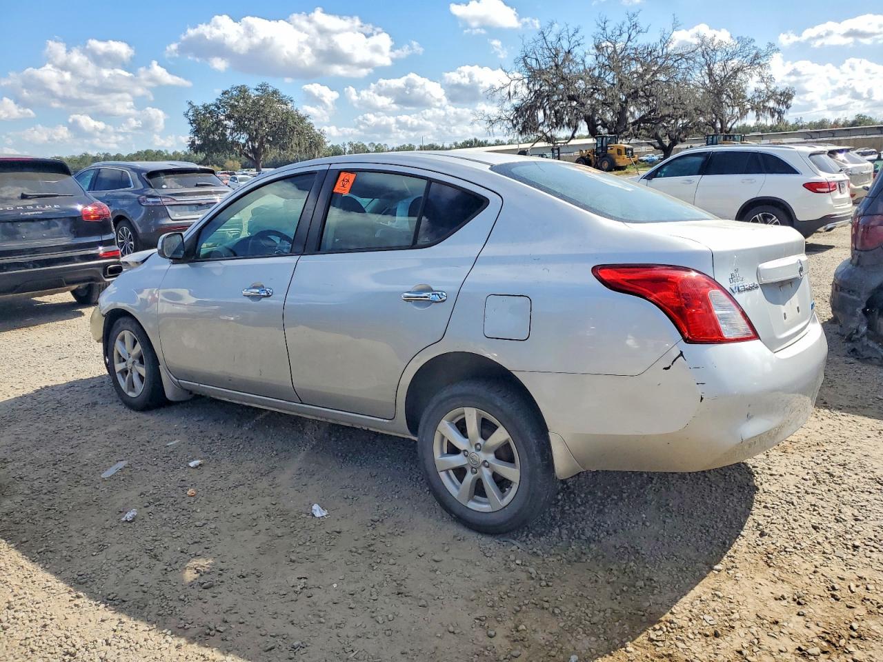 2012 Nissan Versa s