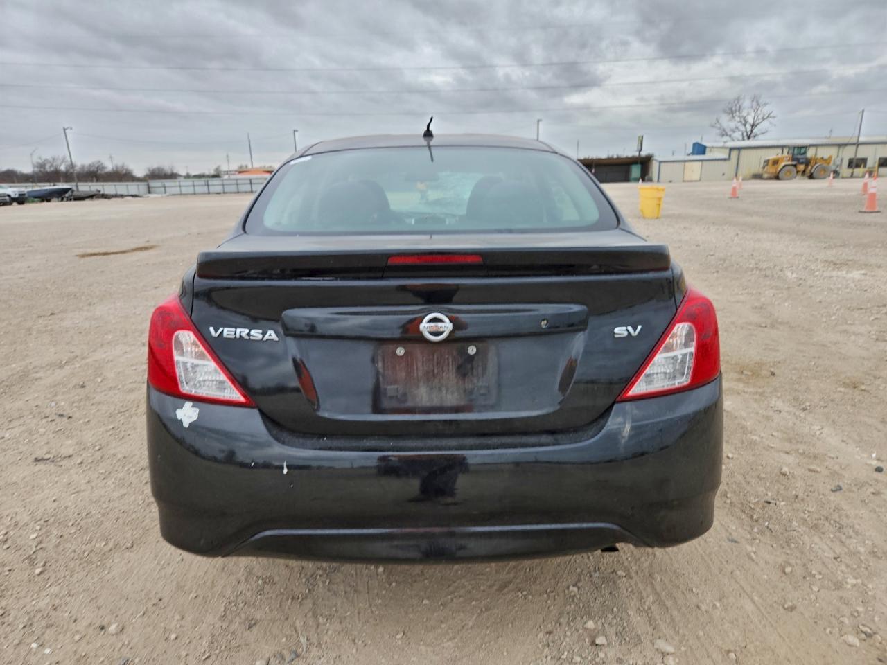 2017 Niss Versa s