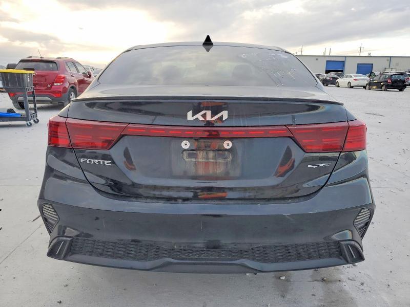 2023 KIA Forte gt Line