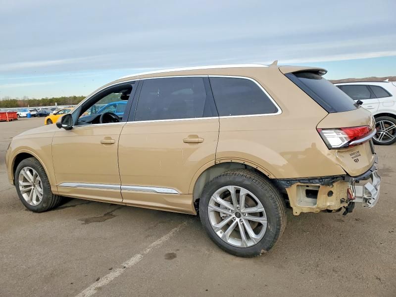 2025 Audi Q7 Premium Plus