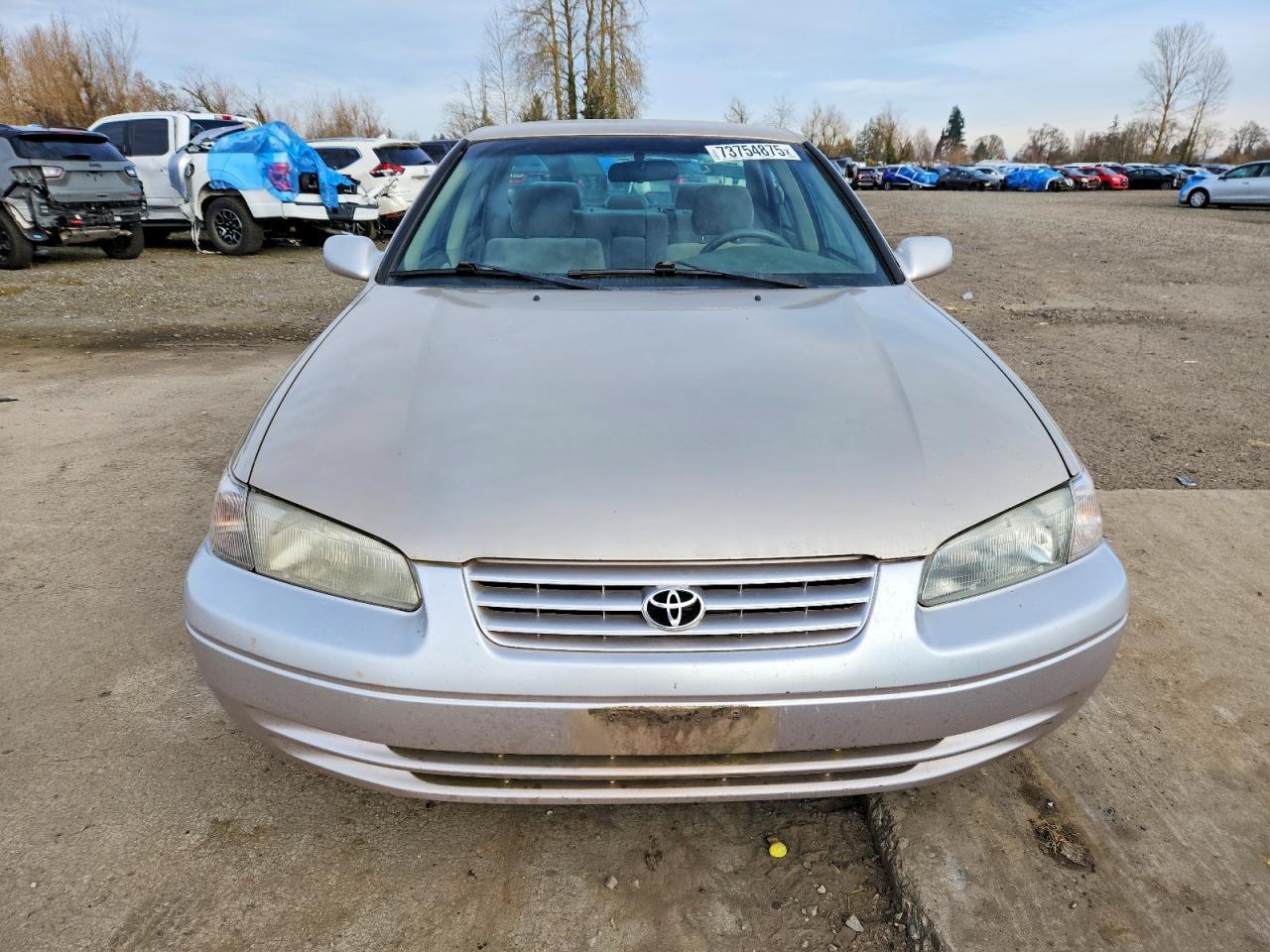 1999 Toyota Camry le