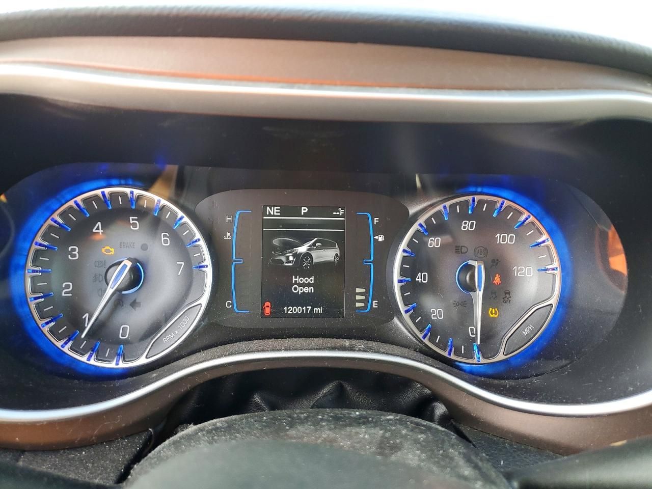 2017 Chrysler Pacifica Touring l