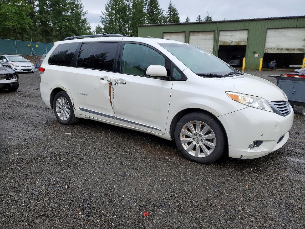 2011 Toyota Sienna xle