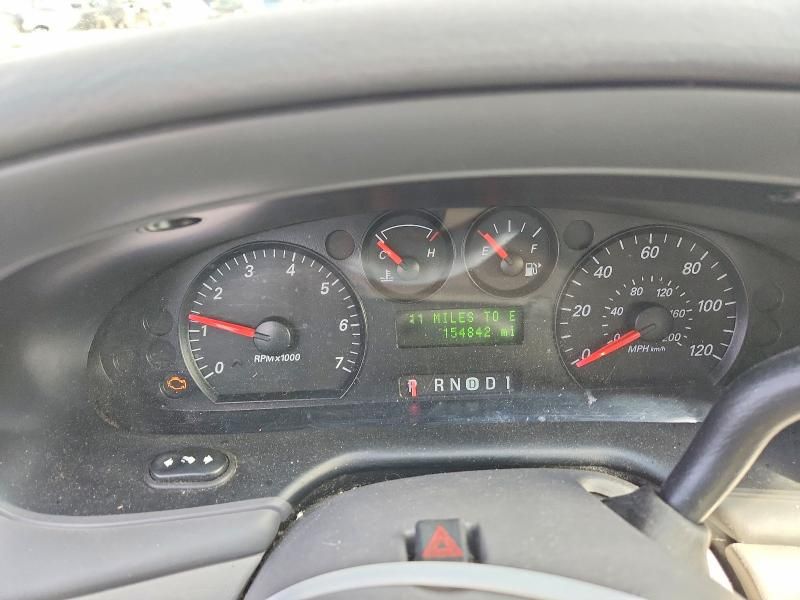 2004 Ford Taurus se