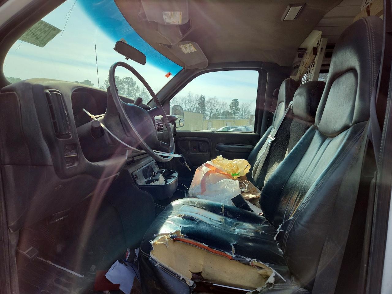 2002 Chevrolet Express G2500 Utility / Service Van
