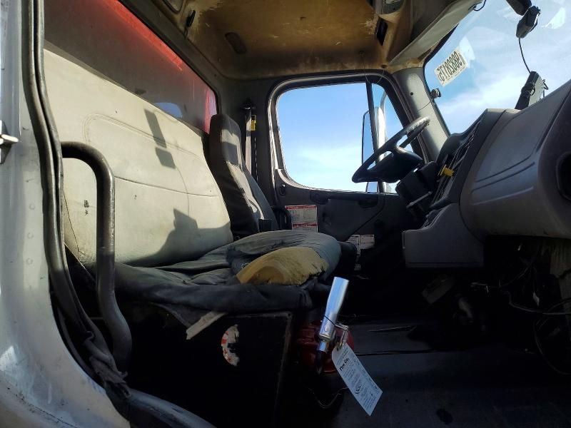 2010 Freightliner Business Class M2 Refuse Truck