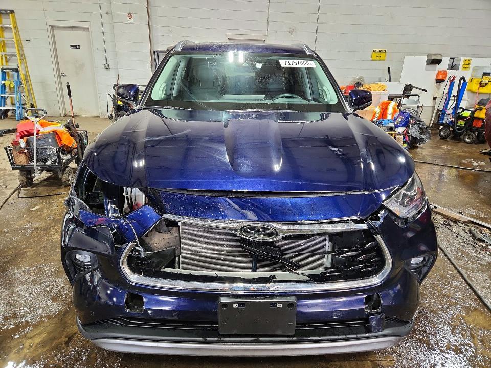 2025 Toyota Highlander Platinum