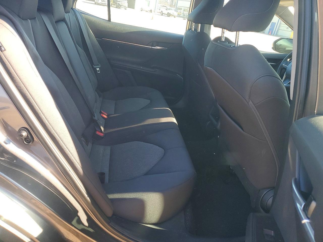 2024 Toyota Camry le