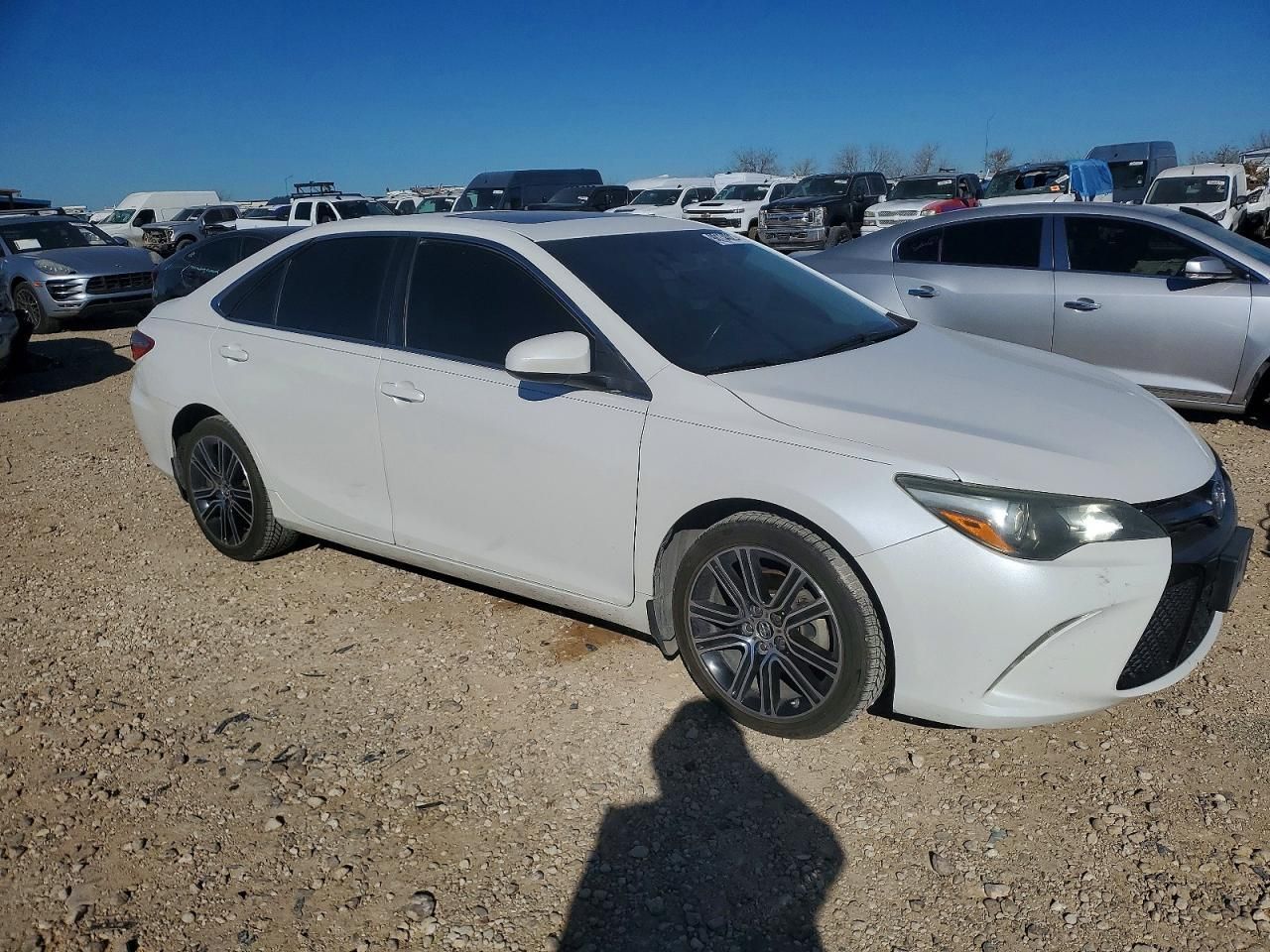 2016 Toyota Camry le