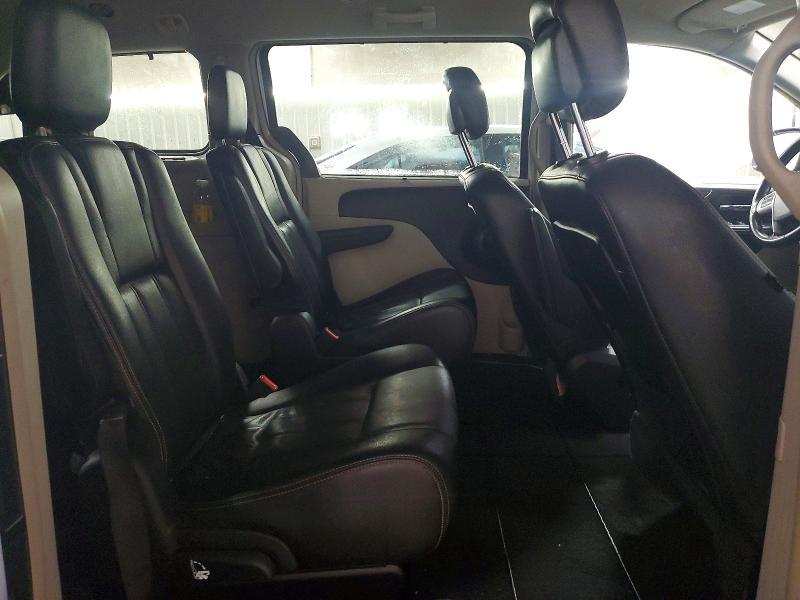 2012 Chrysler Town & Country Touring l