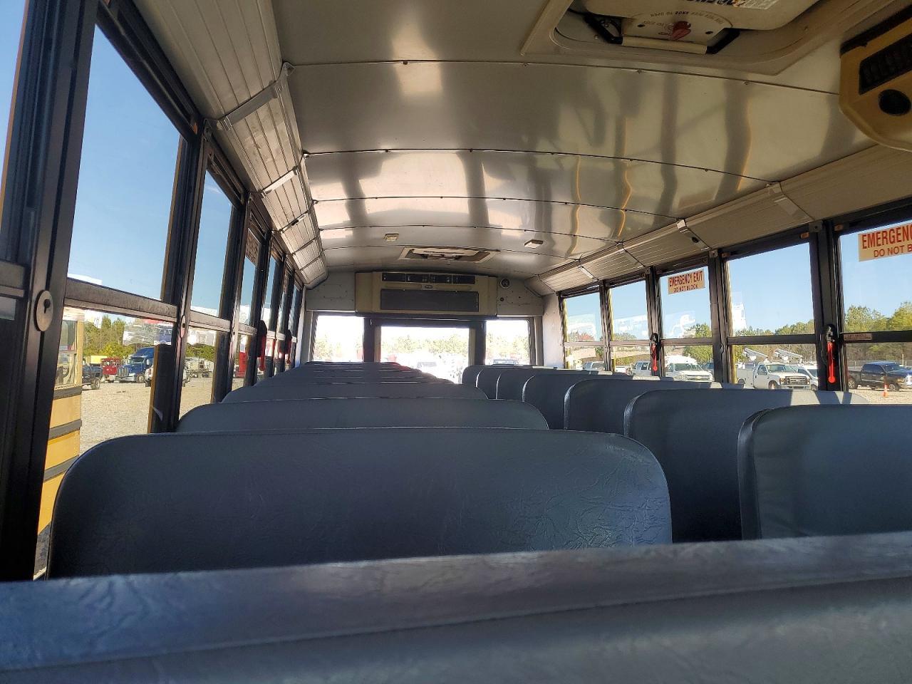 2011 Freigliner 2011 Freightliner B2 School Bus