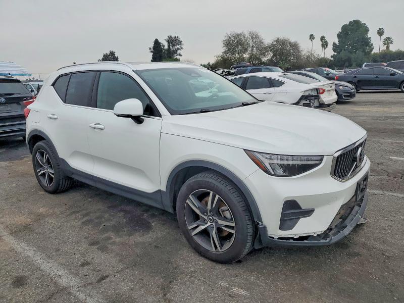 2025 Volvo Xc40 Core