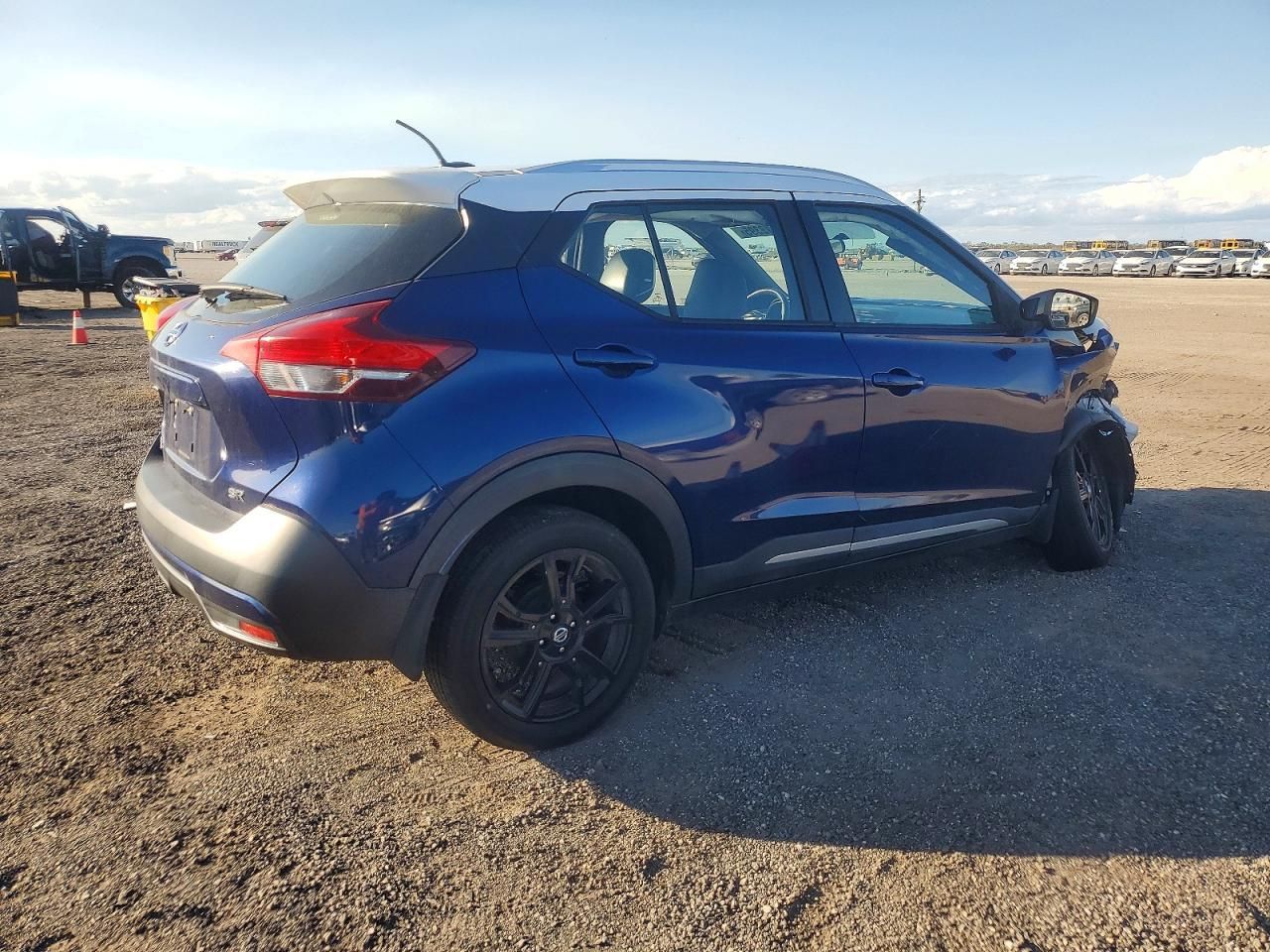 2019 Nissan Kicks s