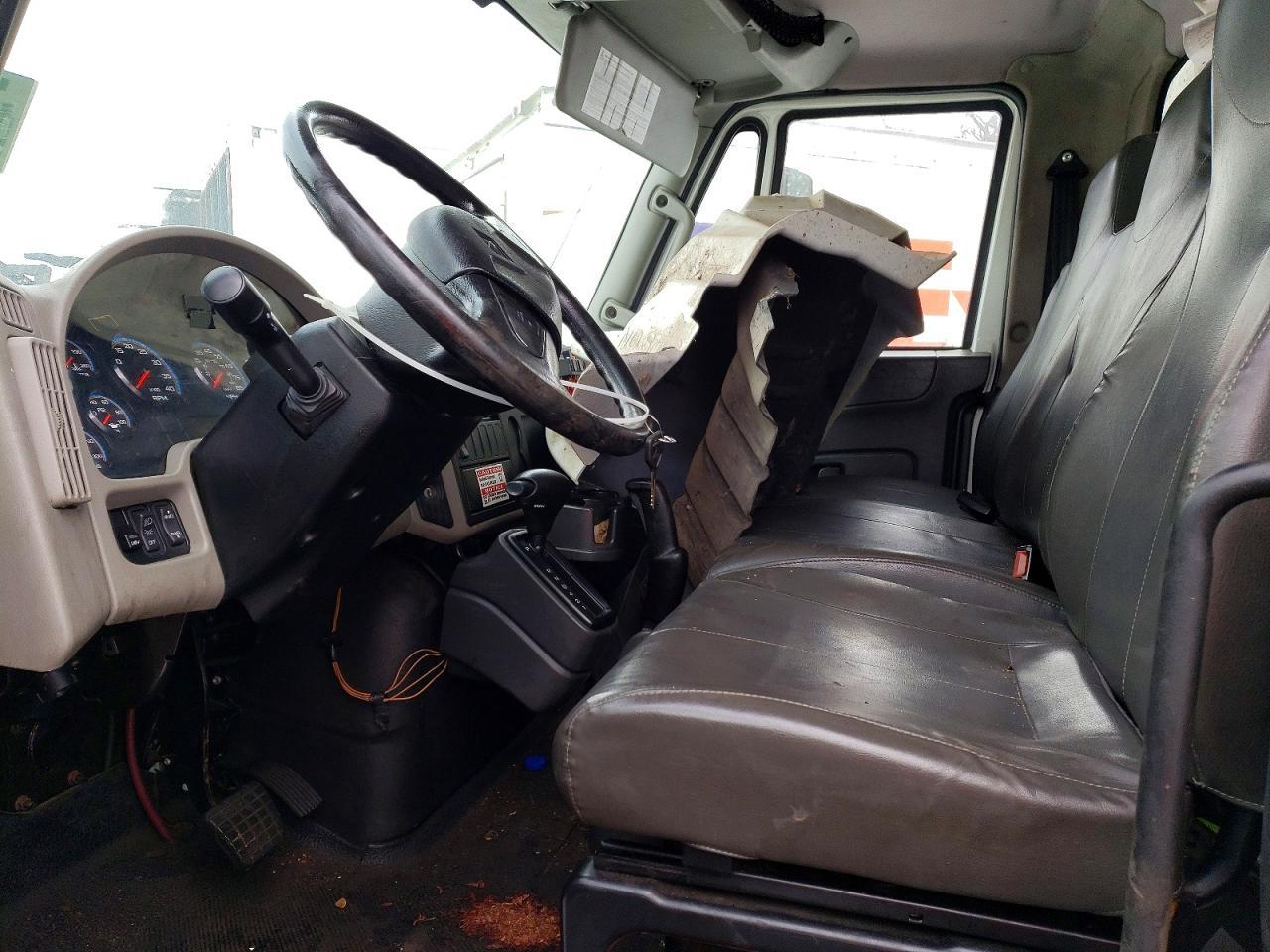2018 International MA025 BOX Truck
