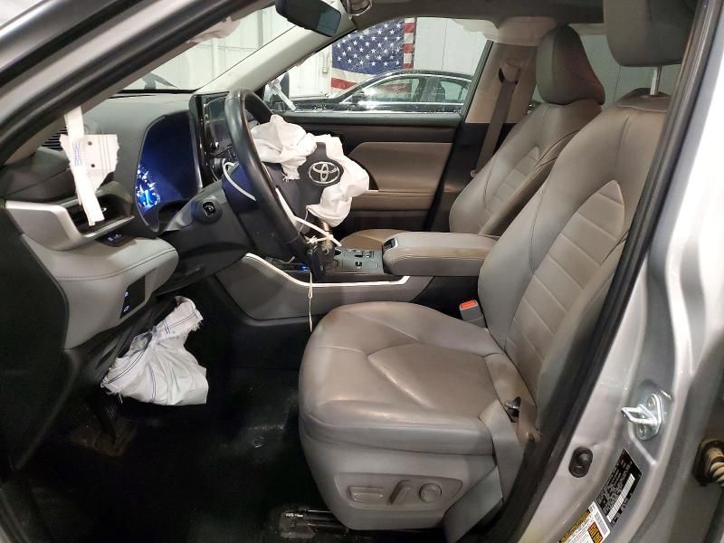 2023 Toyota Highlander Hybrid xle