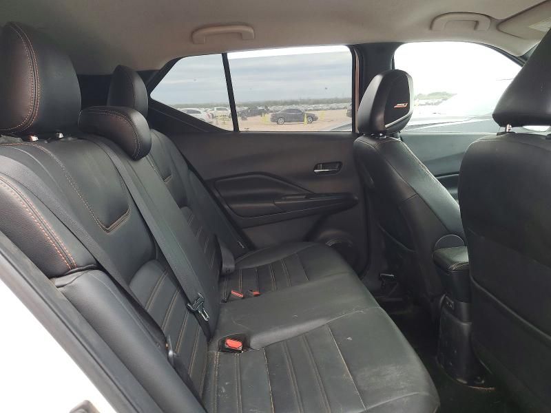 2020 Nissan Kicks sr