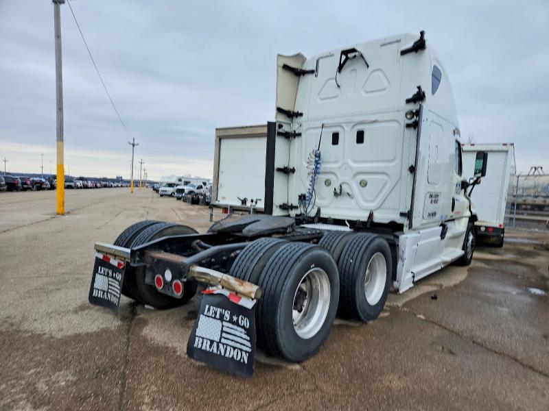 2017 Freightliner Cascadia 125 Semi Truck