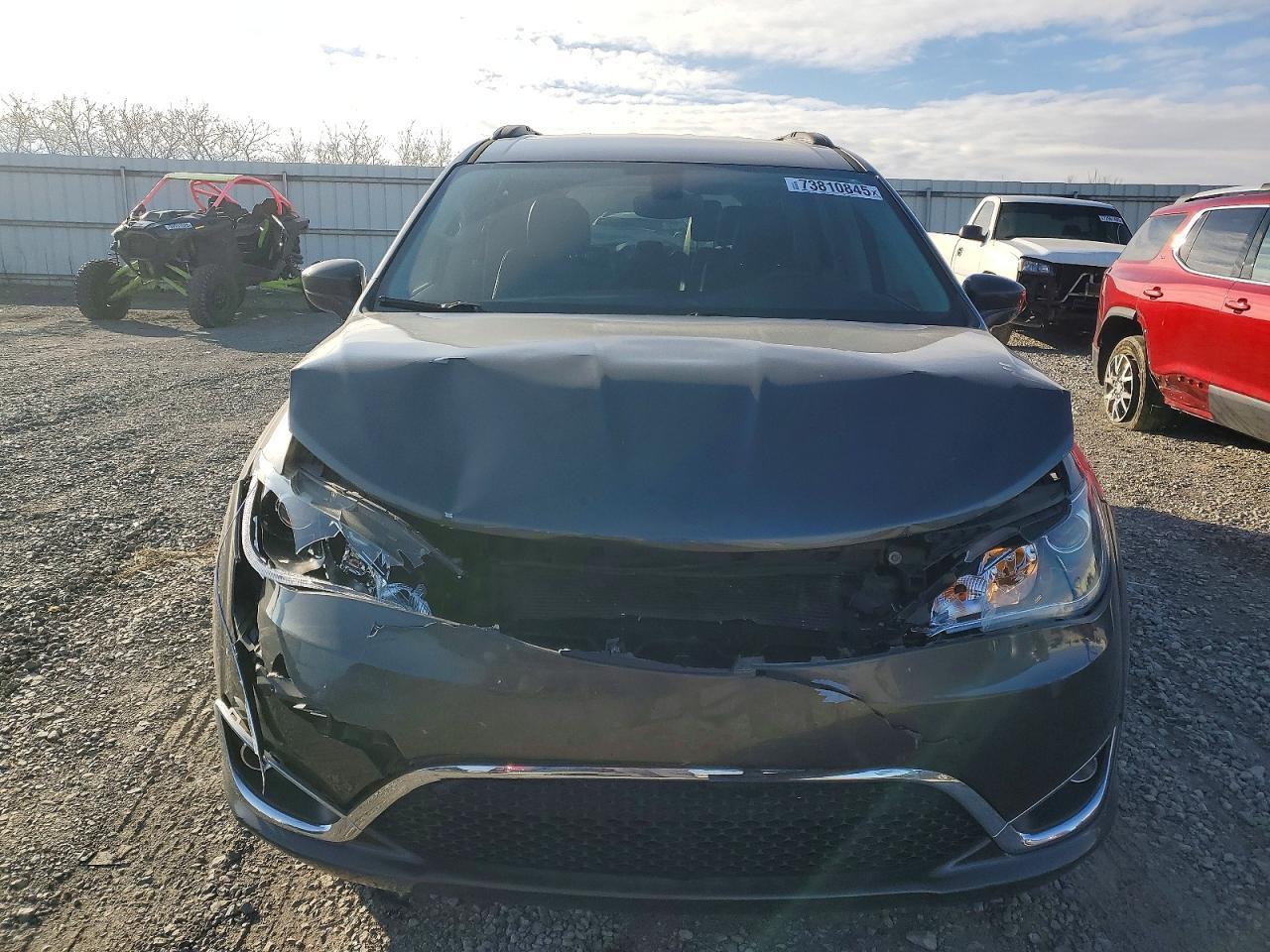 2017 Chrysler Pacifica Touring l