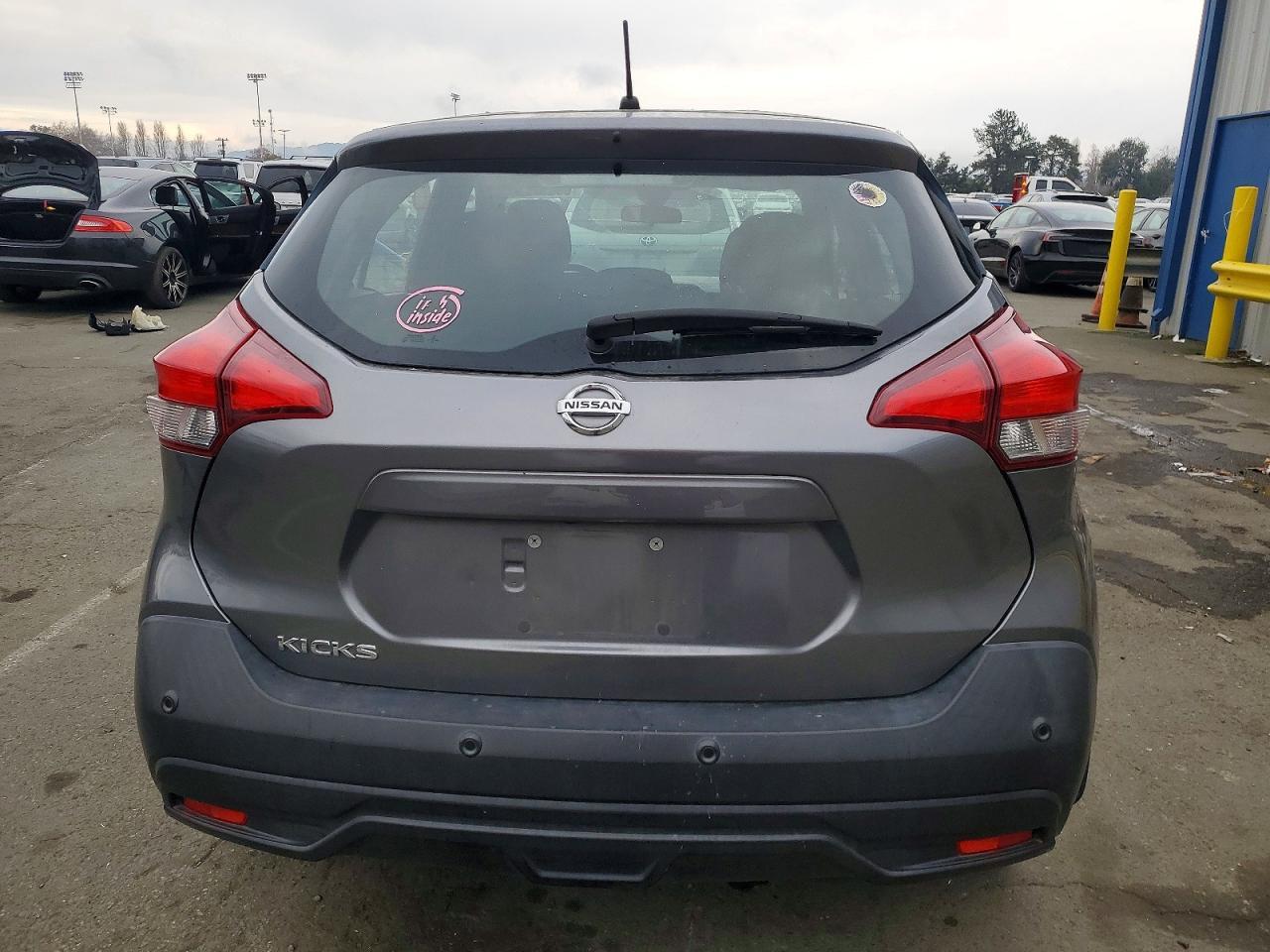 2020 Nissan Kicks s