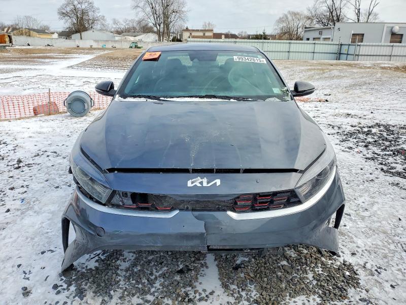 2023 KIA Forte gt Line