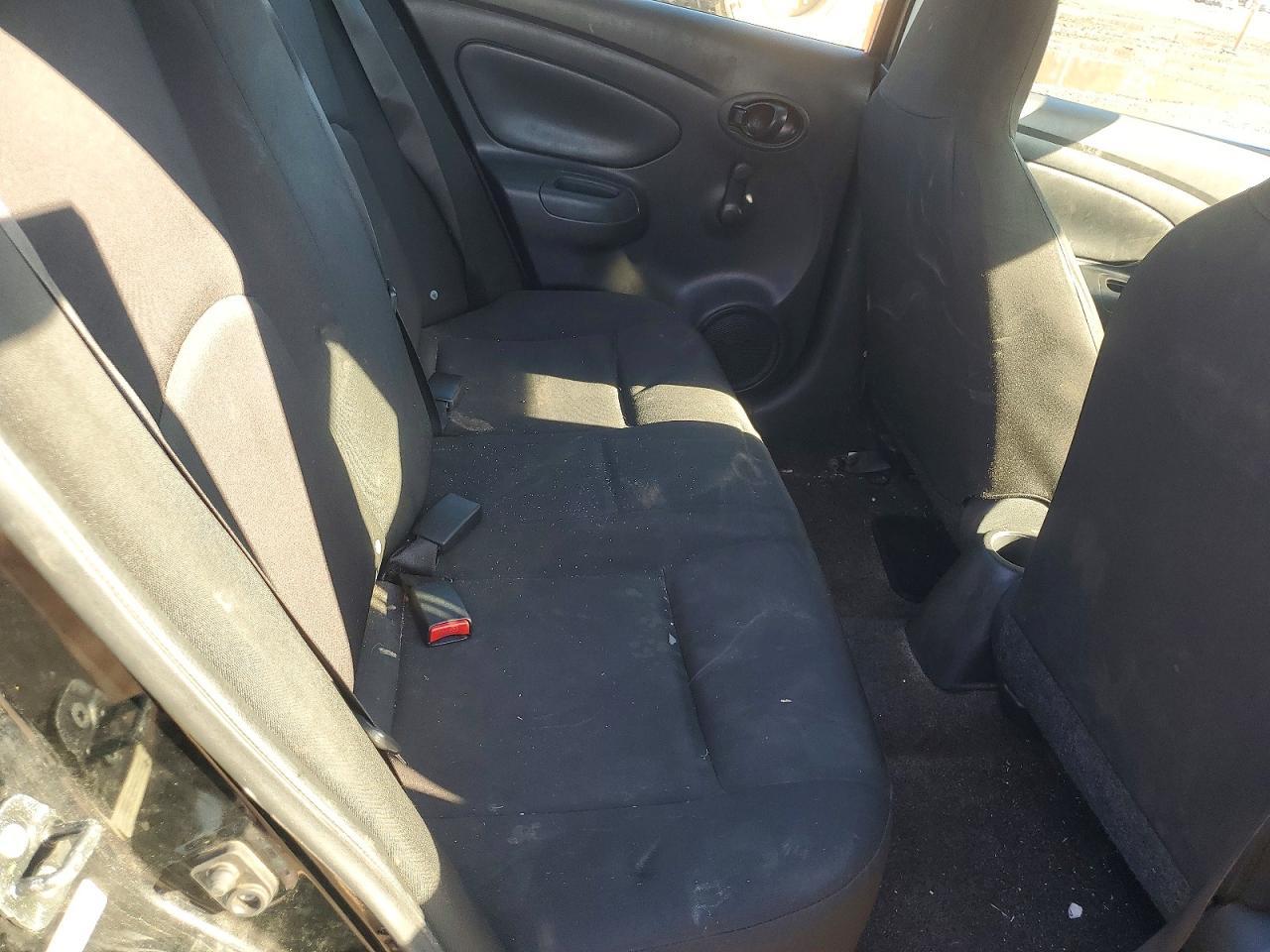 2016 Nissan Versa s