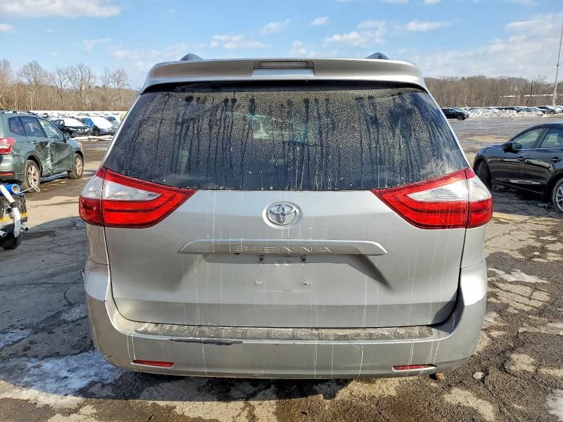 2015 Toyota Sienna le