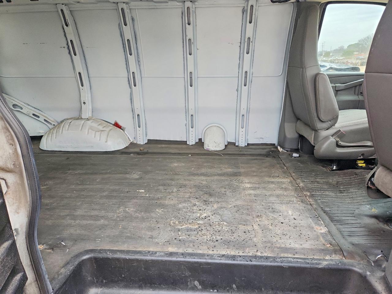 2019 Chevrolet Express G2500 Delivery Van