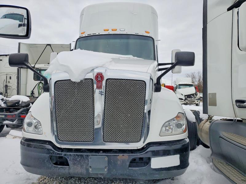 2016 Kenworth Construction T680