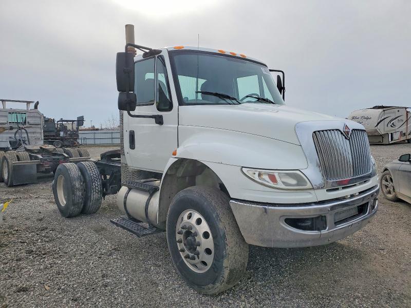 2016 International 4400 Semi Truck