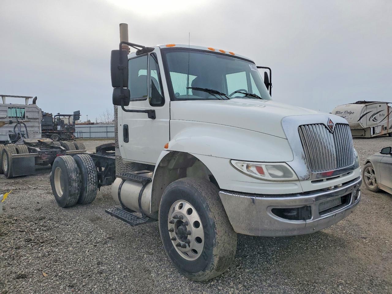 2016 International 4400 Semi Truck
