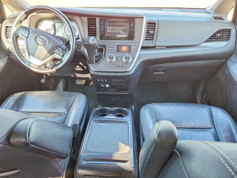 2017 Toyota Sienna se