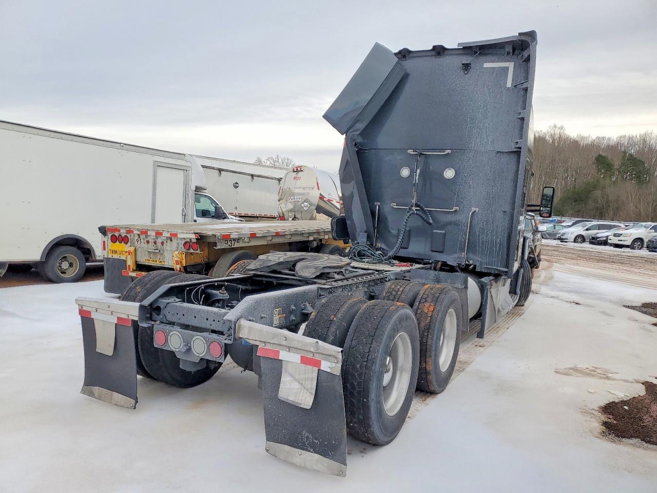 2024 Kenworth T680 Semi Truck