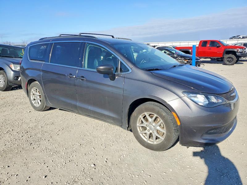 2021 Chrysler Voyager lxi