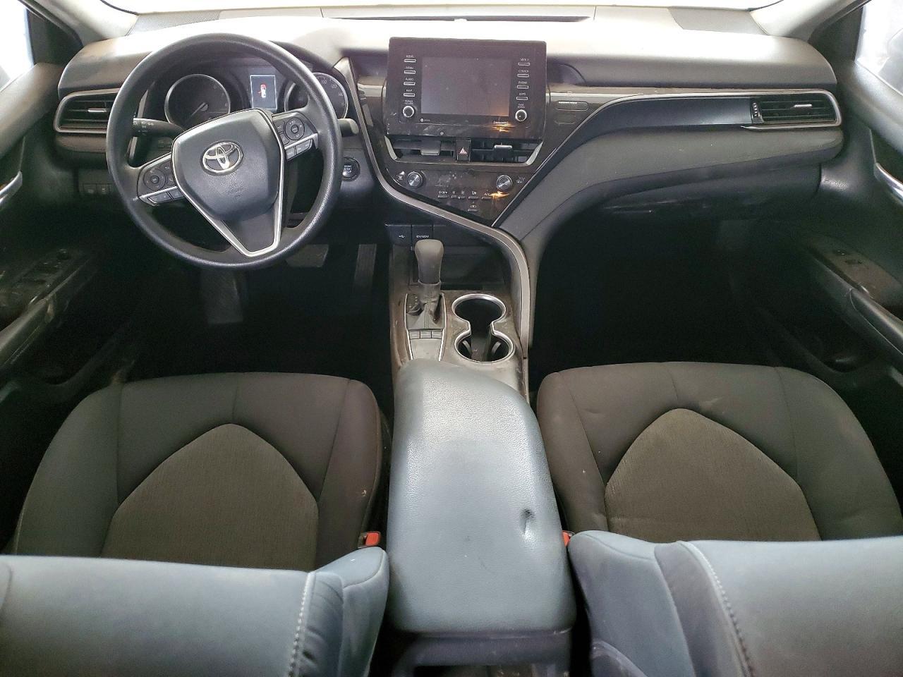 2022 Toyota Camry le