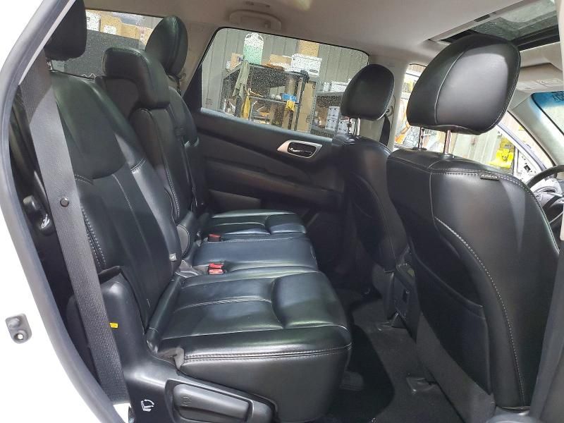 2016 Nissan Pathfinder s